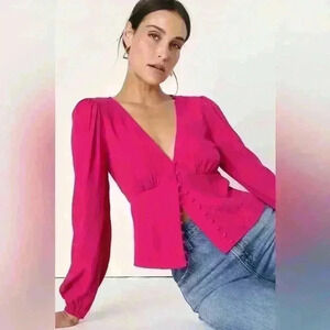 Conversation Starter Fuchsia V-Neck Long Sleeve Button-Up Top size S NWT 
Lulus